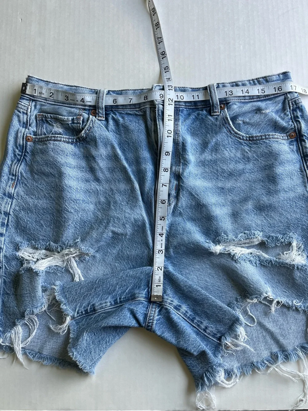 American Eagle Women’s Denim Baggy Mom Jeans Shorts 14